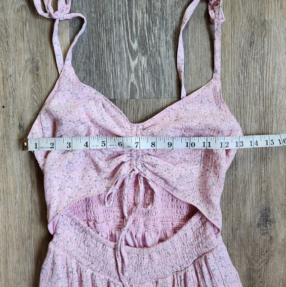 HOLLISTER HI-LO CUT OUT DRESS - Picture 5 of 16